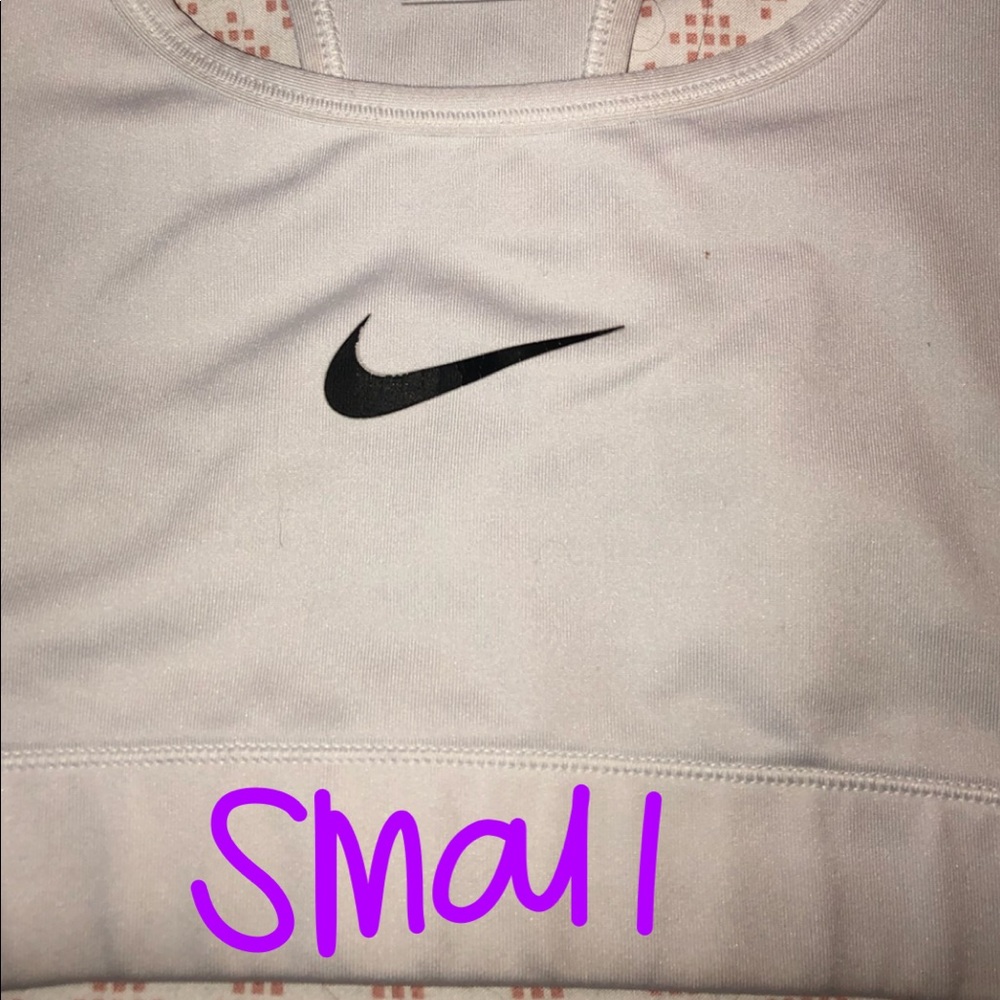 white nike sports bra